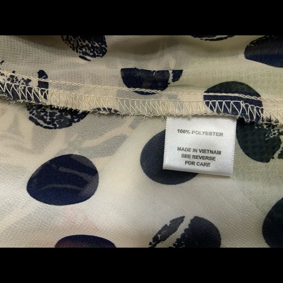 Ladies Blouse with Polka Dots - Picture 7 of 7